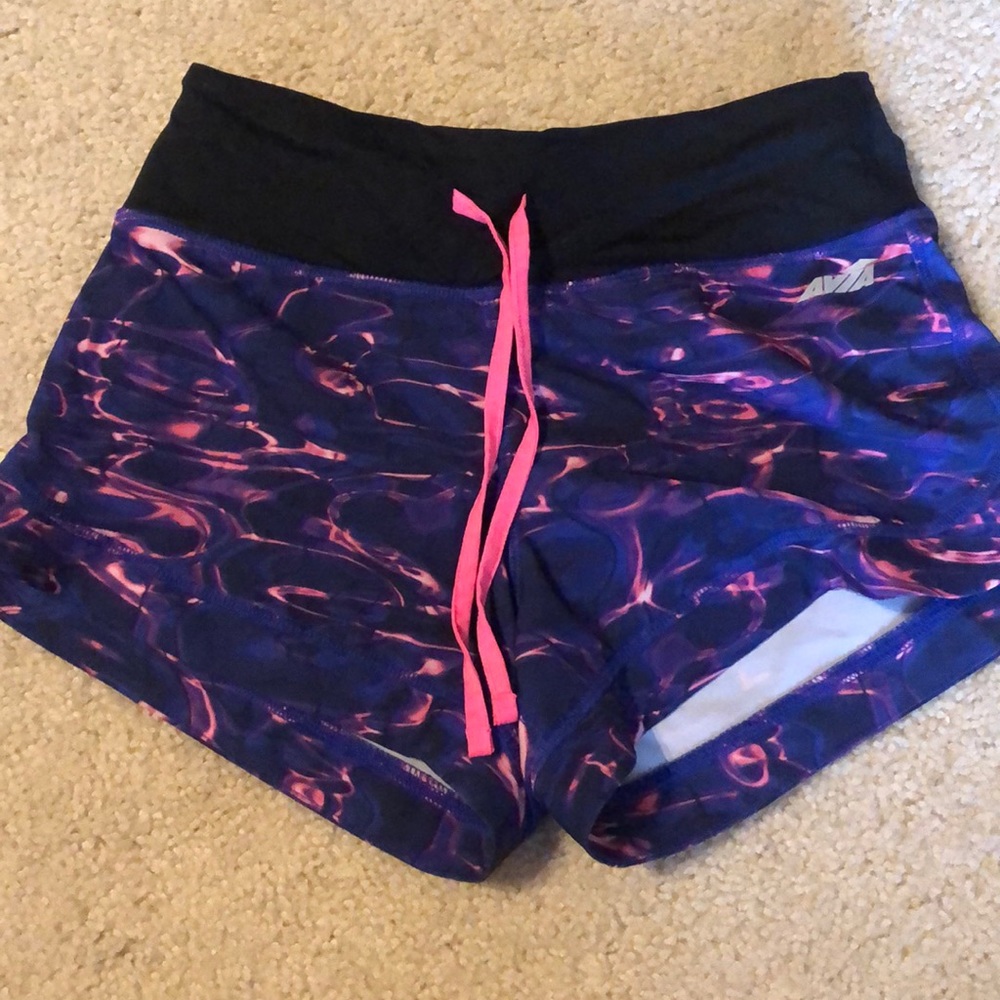 Size XS Avia watercolor running shorts with liner